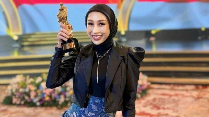 Setelah Sayembara Berhadiah Rp2,5 Juta, Reza Gladys Layangkan Somasi kepada Akun yang Diduga Menghujatnya