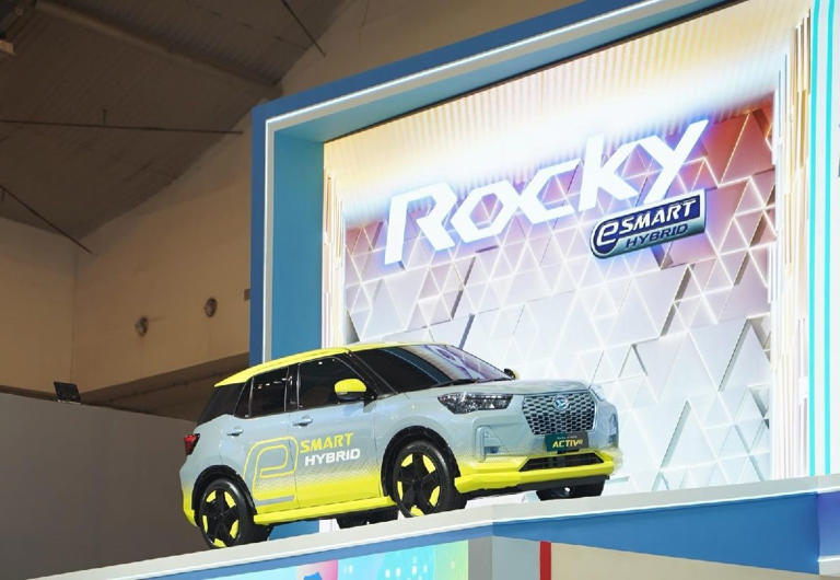 Daihatsu Rocky Hybrid ACTIVe Tampil di GIIAS 2026, Konsumsi BBM Capai 34,8 Km per Liter